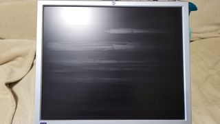 Monitor HP 19 con peana