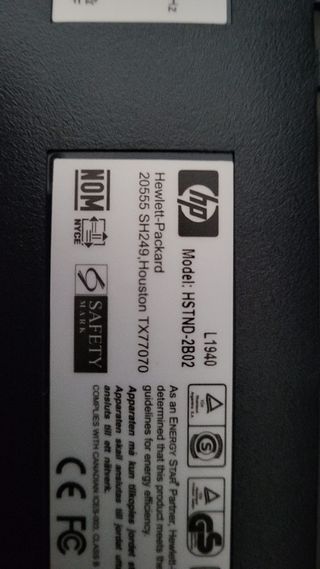 Monitor HP 19 con peana