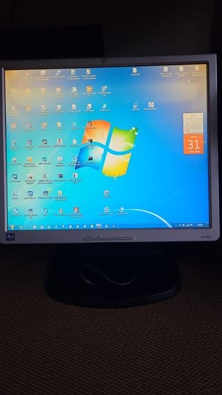 Monitor HP 19 con peana