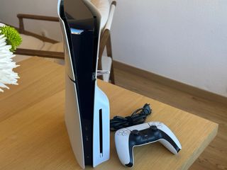PlayStation 5 PS5 Slim + Mando