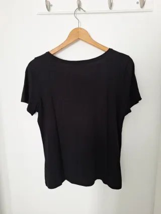 Camiseta Morgan Negra con Estampado Dorado