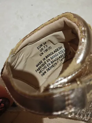 Sandalias doradas niña T.24 H&M