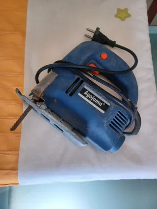 Sierra Caladora funcionando