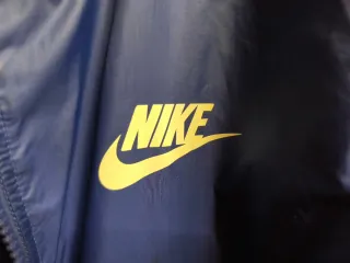 Cazadora juvenil Nike azul