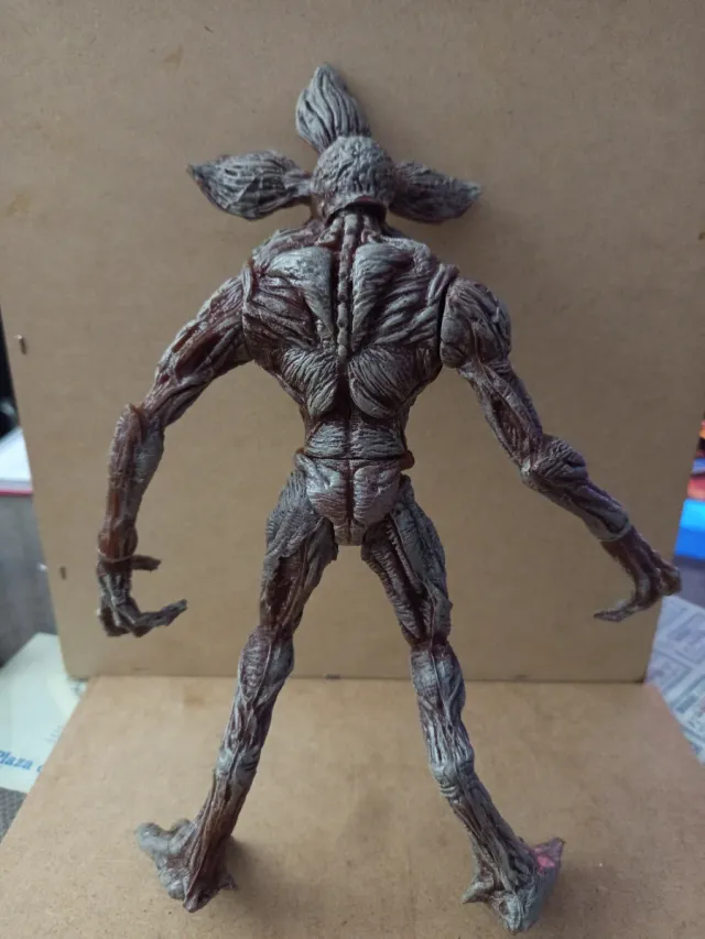 Figura Demogorgon Stranger Things Goma Dura
