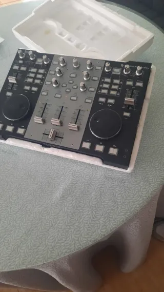 Mesa de mezclas DJ Hercules