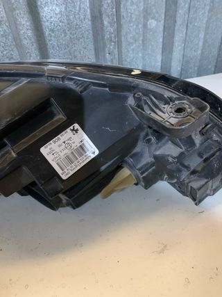 Faro Izquierdo Peugeot 308