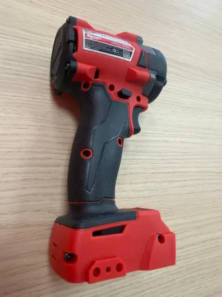 Llave de Impacto Milwaukee Roja