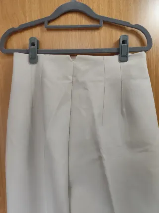 Pantalón Zara beige
