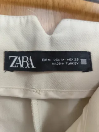 Pantalón Zara beige