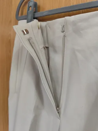 Pantalón Zara beige