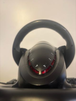 Volante Speedlink con pedali per carri