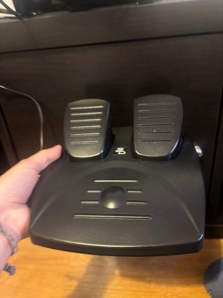 Volante Speedlink con pedali per carri