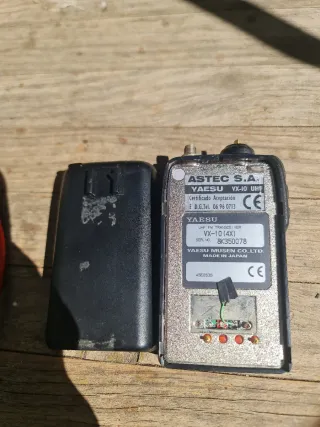 Radio Yaesu FM Transceiver