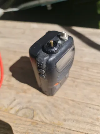 Radio Yaesu FM Transceiver