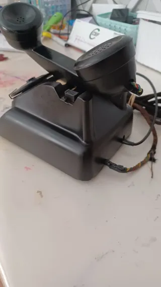 Teléfono fijo antiguo negro TPP