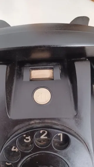 Teléfono fijo antiguo negro TPP