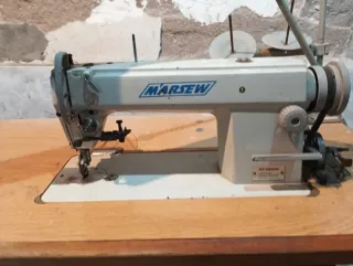 Máquina de coser industrial