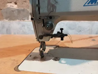 Máquina de coser industrial