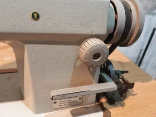 Máquina de coser industrial