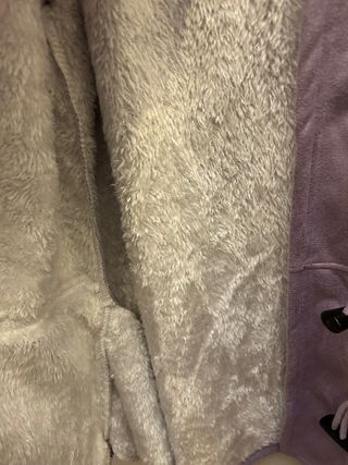 Chaqueta morada talla M con capucha