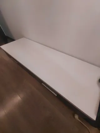 Mueble TV blanco y negro