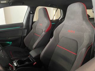 GOLF GTI CLUBSPORT AKRAPOVIC/IQ LIGTH/TECHO NEGRO