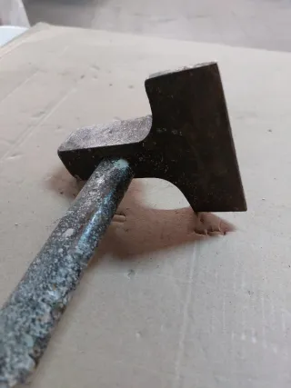 Martillo antiguo de enchapar