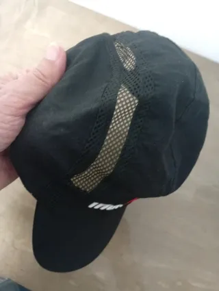 Gorra negra Ironman