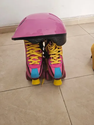 Patines y Casco Rosa Disney