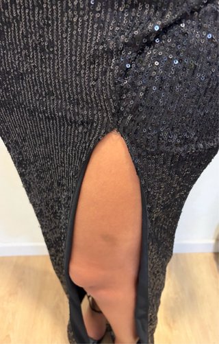 Vestido negro lentejuelas espalda abierta