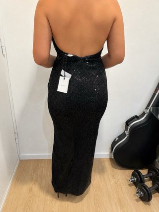 Vestido negro lentejuelas espalda abierta