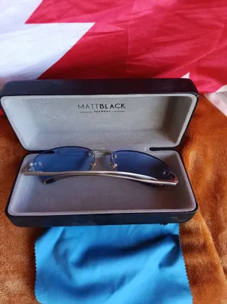 Gafas de Sol MATTBLACK Azules y gris. No envío.