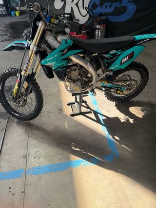 Suzuki 250cc 4t Motocross