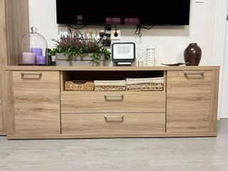 Mueble de salón madera y cristal