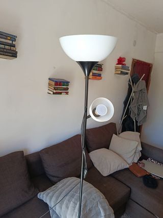 Lámpara de pie de hierro