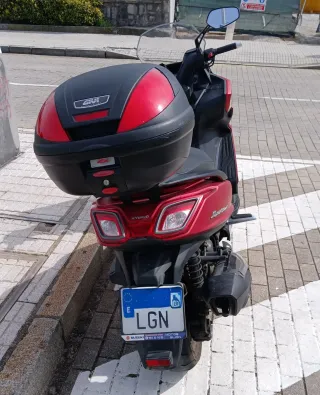Kymco Superdink 350 ABS Roja Negra