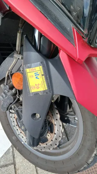 Kymco Superdink 350 ABS Roja Negra