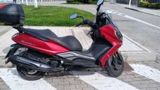 Kymco Superdink 350 ABS Roja Negra