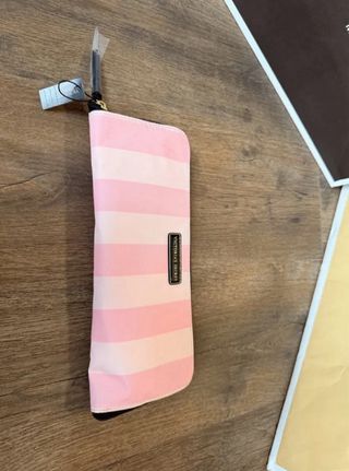 Bolso de viaje Victoria's Secret rosa y blanco