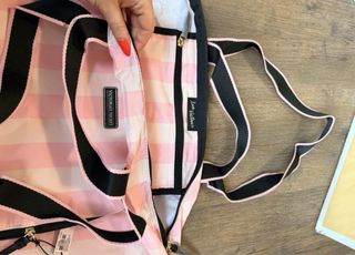 Bolso de viaje Victoria's Secret rosa y blanco