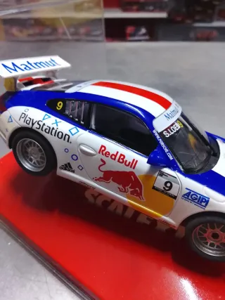 Scalextric Porsche 911 GT3 Red Bull escala 1.32
