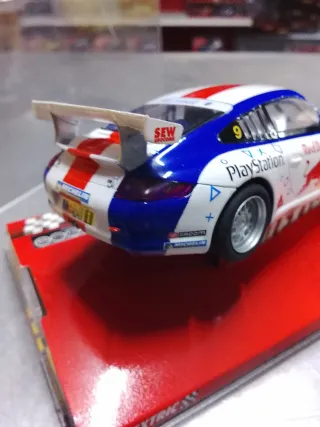 Scalextric Porsche 911 GT3 Red Bull escala 1.32