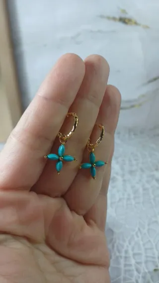 Pendientes Cruz Flor Turquesa Chapado Oro 18k