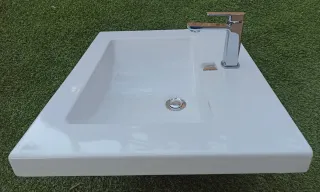 Lavabo rectangular de cerámica