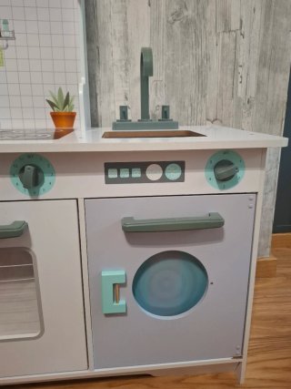 Cocinita de madera para niñ@s montada