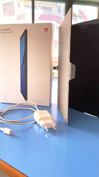 Huawei MediaPad T5 16GB + funda gris