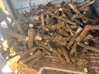 Leña para chimenea o barbacoa