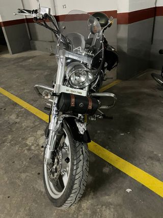 Hyosung Aguila 650 Cruiser Negra/Plata