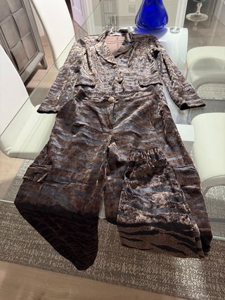 Traje de chaqueta y pantalón estampado